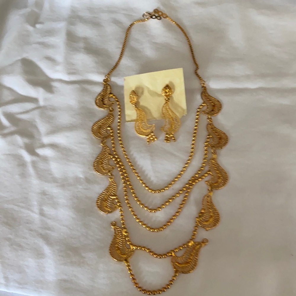 Indian style goldstone set